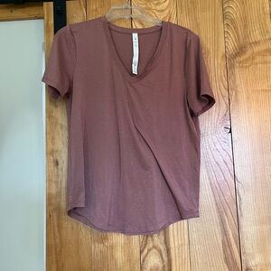 lululemon athletica V-Neck Short Sleeve Tee in Dusty Mauve